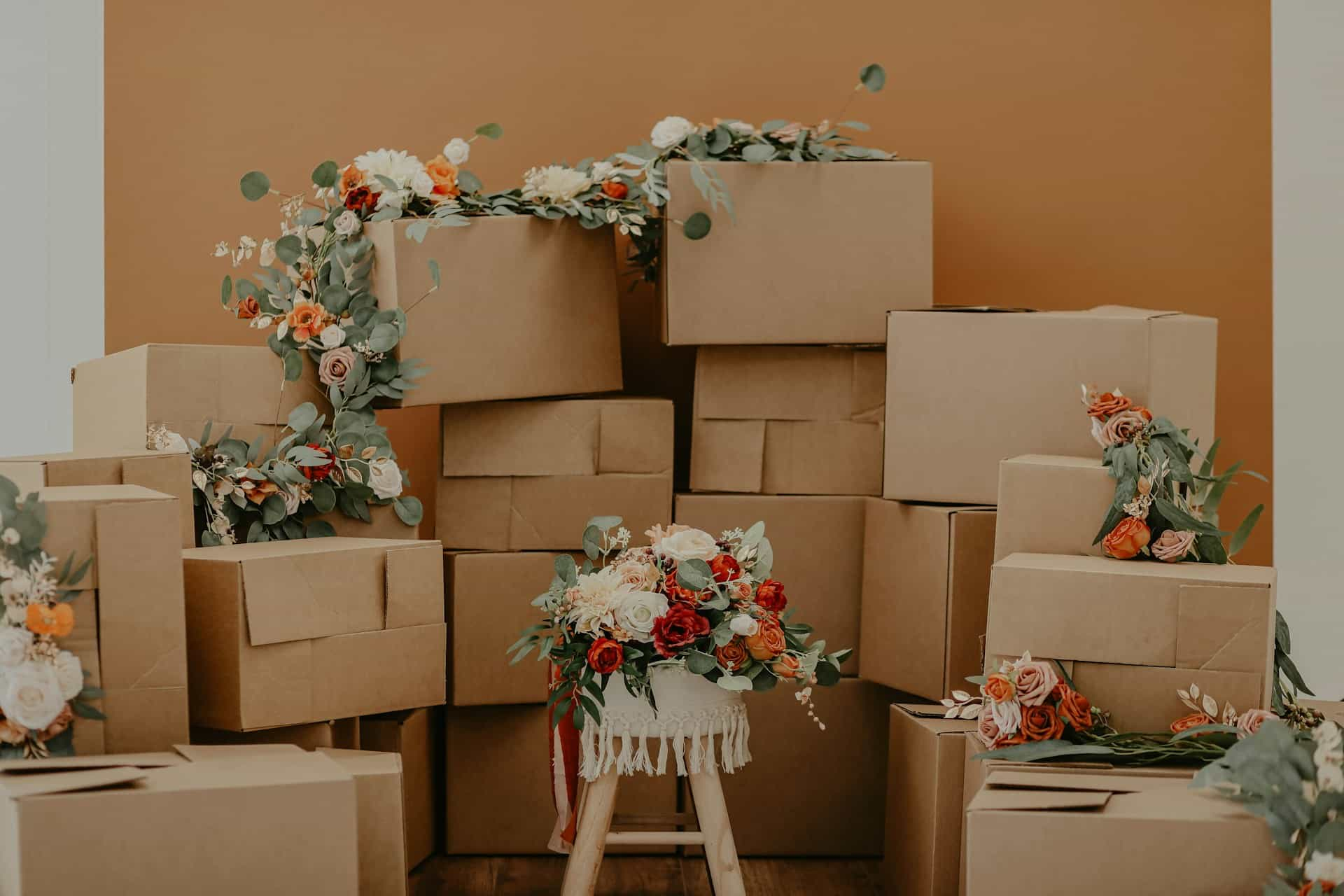 Pros and Cons of Second Hand Moving Boxes